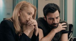 Trailer - Η απόφαση του Οδυσσέα, να κάνει την εγχείρηση για τα μάτια του, φέρνει χαρά σε όλους 