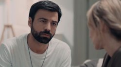 Trailer - Όσο δεν σταματάς το παρελθόν, θα σε κυνηγά