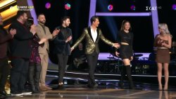 Η είσοδος των  coaches και των φιναλίστ στον τελικό του The Voice of Greece