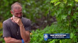 Ο Τάκης λυγίζει μετά την ξαφνική είδηση οτι έχασε τον πατέρα του