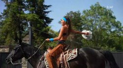 Περιπέτειες οι Μπλε με ταύρους και άλογα στο Μεξικό