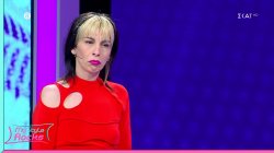 Η Ίριδα (ίσως και η Μέλντα) βάζει ένα εκδικητικό «1» στην Αναστασία, με εκείνη να παραμένει ψύχραιμη