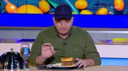 Ξυνό και ωμό βρήκε το  πιάτο η αντίπαλη ομάδα - Έκτορας: Ο πύργος της Πίζας σε burger 