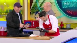 Ο Νικογιάννης δοκιμάζει τις δυνάμεις του στη κουζίνα ετοιμάζοντας κριθαρότο με γαρίδες