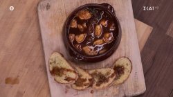 Μοσχαράκι με κεφαλογραβιέρα στον φούρνο