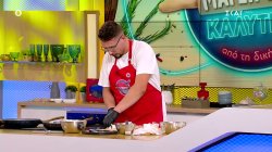 Ο Νίκος ετοιμάζει αρνίσια παϊδάκια με μυρωδάτη κρούστα και κρεμώδες σπανάκι 