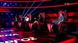 Ένα νέο επεισόδιο των Blind Auditions ξεκινά και οι coaches παίρνουν τις θέσεις τους  