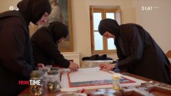 Μοναχές κατασκευάζουν ψηφιδωτά – Η ζωή τους πριν τον μοναχισμό και πως τελικά επέλεξαν αυτό τον δρόμο