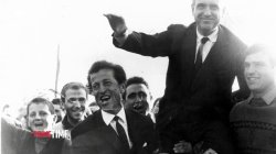 Η επιστροφή του Ανδρέα Παπανδρέου στην Ελλάδα και η μεταστροφή σκέψης που έφερε την ενασχόληση με την πολιτική 