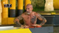 Τάκης  vs Γιώργος Γ.- Ο Τάκης τα έβαλε με ότι βρήκε μπροστά του και πήρε την νίκη 