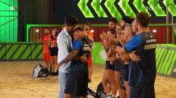 Ο Γιώργος Καράβας ανακοινώνει Παιχνίδι Επικοινωνίας - Συγκινημένοι οι παίκτες 