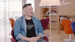 Η οικογένεια του Πάνου είναι δίγλωσση, πως γίνεται η επικοινωνία στο σπίτι 