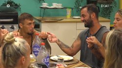  Οι Μπλε έδωσαν τα χέρια τους και οραματίστηκαν την νίκη για να παραμείνουν στην Βίλα