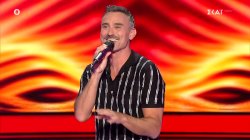 Ένα νέο επεισόδιο των Blind Auditions ξεκινά και οι coaches παίρνουν τις θέσεις τους