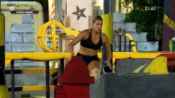 Η Βίκυ φαίνεται πως αφήνει πίσω τον τραυματισμό και τα δίνει όλα για να παραμείνει 