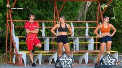 Η Στέλλα αφήνει τη Μαίρη με μία ζωή, αλλά σε μία κίνηση που προκαλεί συζητήσεις, η Βίκυ βοηθά την αδελφή της 