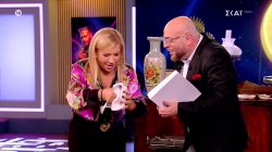 Το δώρο του Φάνη στη Δέσποινα Μοιραράκη μάλλον κατέληξε στον σκουπιδοτενεκέ, αλλά εκείνη πέρασε τέλεια 