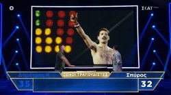 Ο Σπύρος θεωρεί πως οι ξένοι τραγουδιστές είναι το στοιχείο του, ωστόσο εννοεί μόνο τους σύγχρονους 