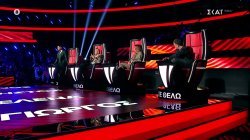 Ένα νέο επεισόδιο των Blind Auditions ξεκινά! Η αλλαγή θέσης και οι «ηθοποιοί» coaches
