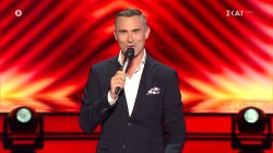  Ένα νέο επεισόδιο των Knockouts ξεκινά και οι coaches παίρνουν τις θέσεις τους