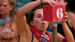 Η Κέλλυ κερδίζει την Ελένη και φέρνει τους Αθηναίους μια ανάσα πριν την ασυλία 