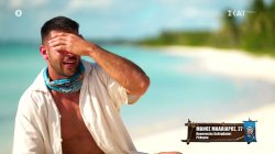 Ο Μάνος λυγίζει επειδή του λείπουν οι δικοί του