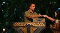 Η Φωτεινή κάνει χρήση της ατομικής της ασυλίας και ακυρώνει την ψηφοφορία!!