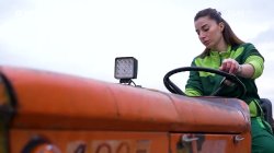 Γνωρίζουμε τη Δήμητρα Λιάγγα 