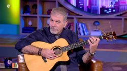 Πολυπράγμων ο Δημήτρης Σταρόβας, αλλά αν δήλωνε ένα πράγμα θα ήταν μουσικός – Τα τραγούδια για τον Φάνη