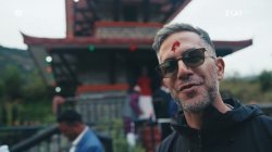 H ομάδα του Σ. Ιωαννίδη παίρνει μέρος σε μια ινδουιστική τελετή 