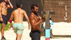 Δημήτρης vs Γιώργος: Απίστευτο το χέρι του Γιώργου Πολύχρου 