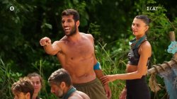 Ανέλπιστη ανατροπή του Βαλάντη επί του Μάνου και κρισιμότατος πόντος -Μεγάλη ένταση στους πάγκους 