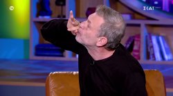 Ο Απόστολος Γκλέτσος περιγράφει πως γίνονται οι ερωτικές σκηνές στην τηλεόραση – Ποιος ηθοποιός ήταν το είδωλό του 