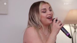 Η ζημιάρα Λέϊλα τραγουδά το Story της Κατερίνας Λιόλιου χωρίς σπασίματα 