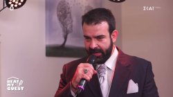 Ο Ανδρέας ερμηνεύει 