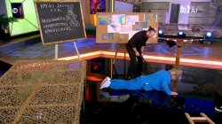 Ο στρατιωτικός εκπαιδευτής Ηλίας Βαλάσης περνάει τον Φάνη από το κρυφό σχολείο των ΟΥΚ 