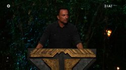 Ο Λιανός ανακοινώνει στους παίκτες οτι το κοινό έσωσε την Όλγα και τον Σταύρο!