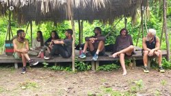 Οι Αθηναίοι σχολιάζουν όσα έγιναν στους Επαρχιώτες – Η Μαντίσα κατάλαβε ποιοι έχουν τις πέτρες