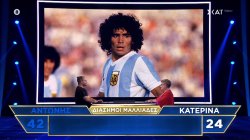 Η Κατερίνα δεν τα πάει καθόλου καλά με τους μαλλιάδες – «Κόλλησα, δεν ήξερα πως είναι η σειρά μου»