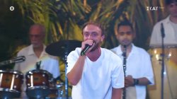 Πραγματικός showman ο Benzy, τραγουδάει το «Sweet Dreams» και ξεσηκώνει τους πάντες 