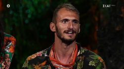 Οι 4 υποψήφιοι απευθύνονται στο κοινό 