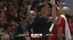 Έξαλλος ο Γ. Μπαρτζώκας για ένα σφύριγμα των διαιτητών, τεχνική ποινή στον πάγκο του Ολυμπιακού 