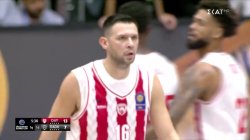  «Ερυθρόλευκο» ξέσπασμα με σερί 8-0, ανοίγουν τη διαφορά 