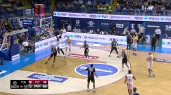  Τρομερός Εντζάι, καρφώνει βροντερά δύο φορές!