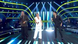 Οι coaches του «The Voice» ερμηνεύουν επιτυχίες του Γιώργου Μαζωνάκη, με τη φωνή του να τους συνοδεύει 