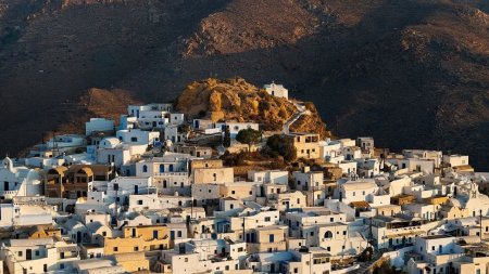 Happy Traveller | Ανάφη (E)