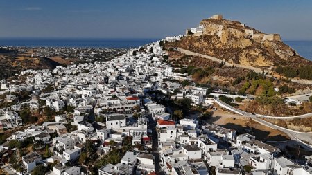 Happy Traveller | Σκύρος (E)