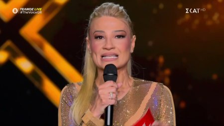 Η Φαίη Σκορδά μας καλωσορίζει στον μεγάλο τελικό του Voice of Greece