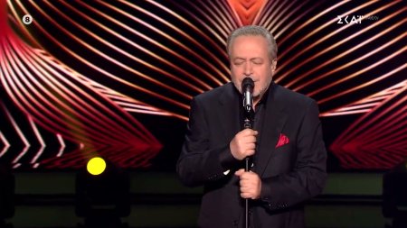 Γρηγόρης Βαλτινός – «Άδεια Μου Αγκαλιά (Into My Arms)»