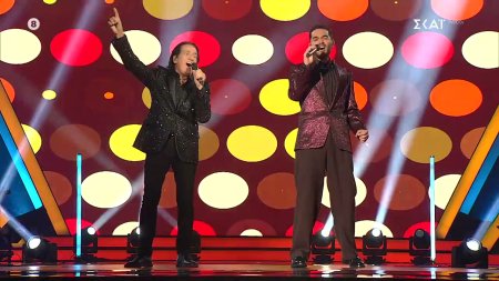 Ο ανεπανάληπτος Πασχάλης μαζί με τον Χρήστο Μάστορα βάζουν φωτιά στη σκηνή του Voice